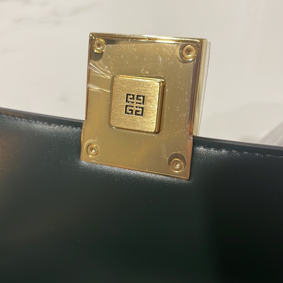 GIVENCHY Green Small 4G Chain Bag - Picture 7 of 10